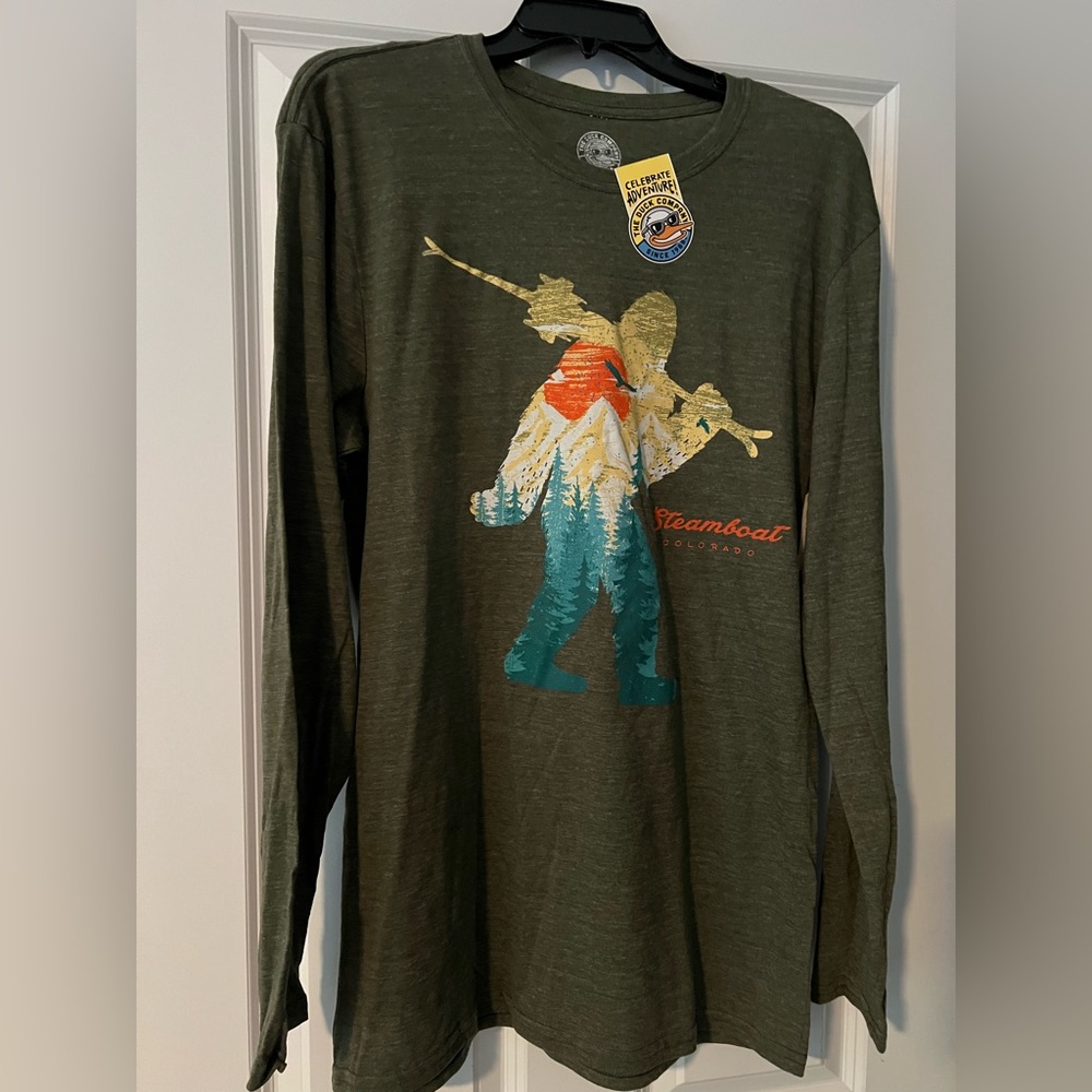 Green Long Sleeve Graphic Tee  Ski Trip Steamboat Colorado NWT
